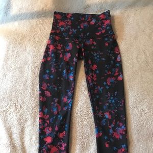 Lululemon high rise leggings.